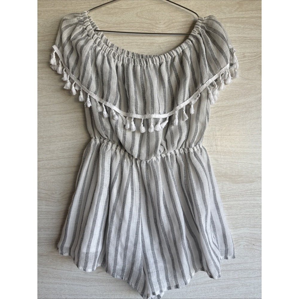 grey & white striped off-the-shoulder Altar'd State Allisona romper Sz Small